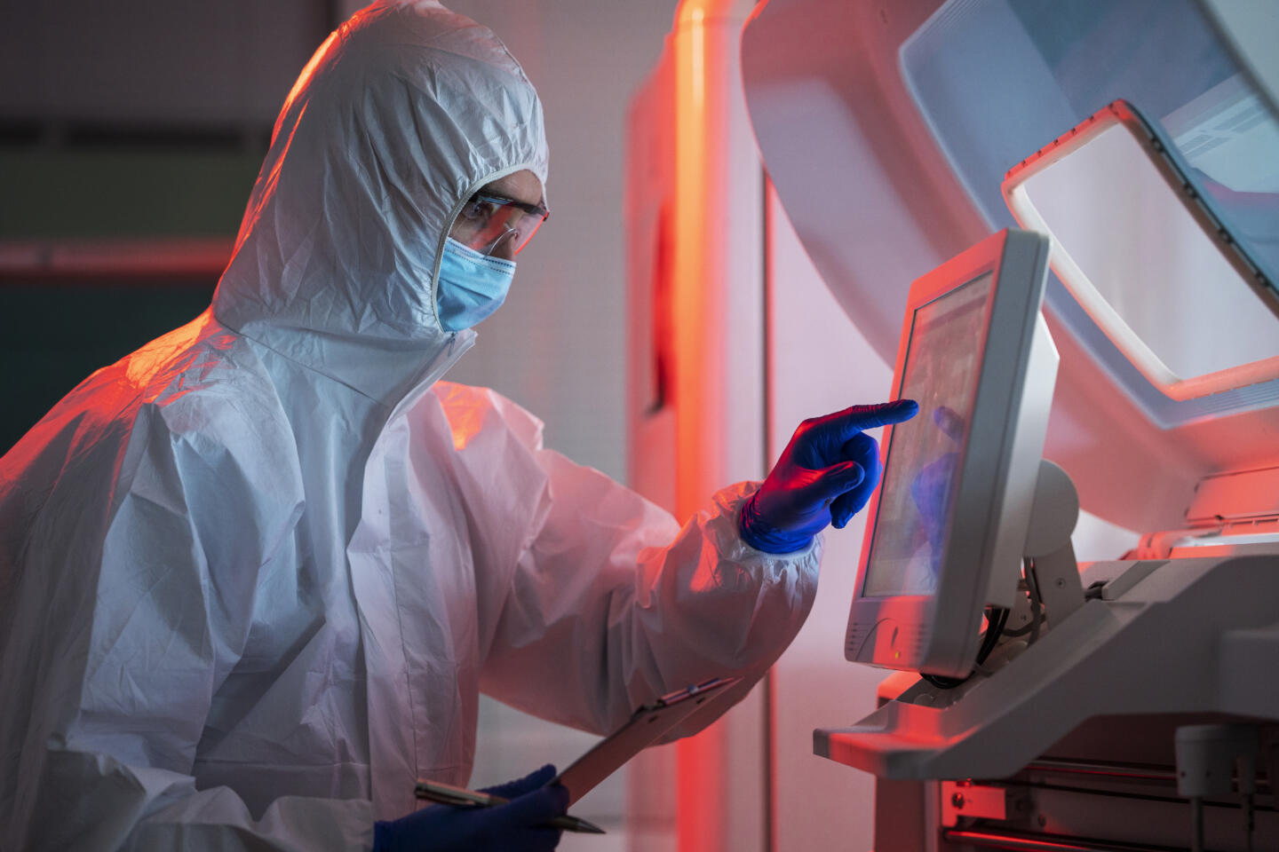 doctor-performing-medical-research-lab